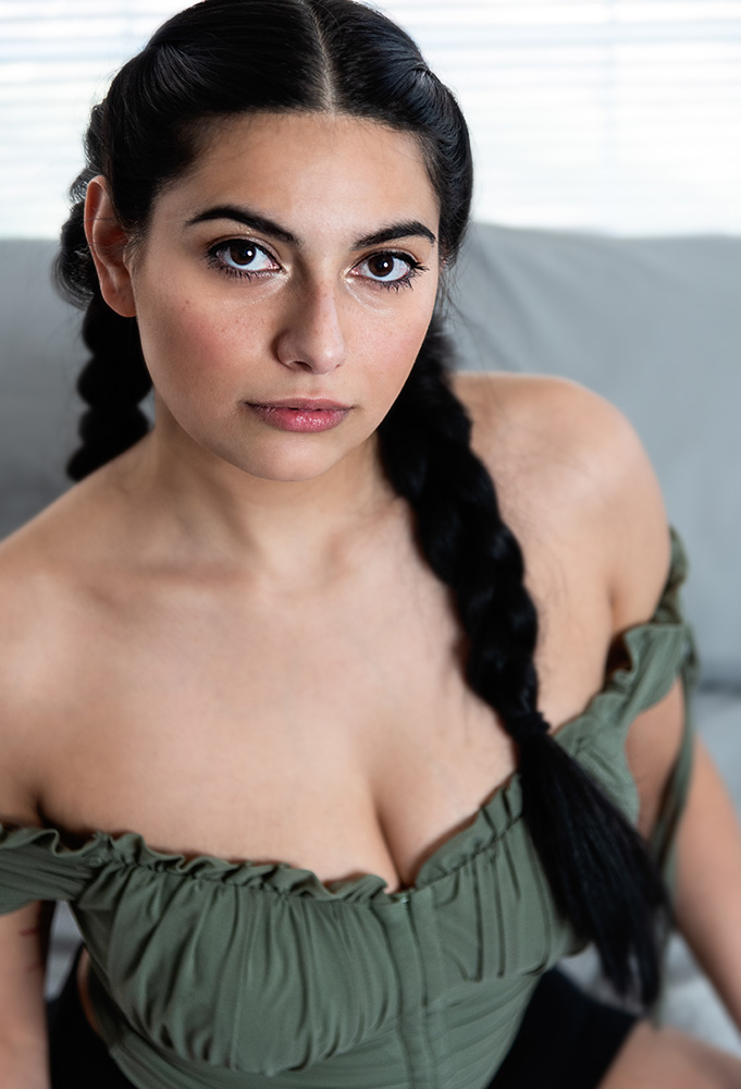 Dark hair girl with braids and green shirt. Alyssa Bryn Photography. Bryssa. Bryssa Blog.