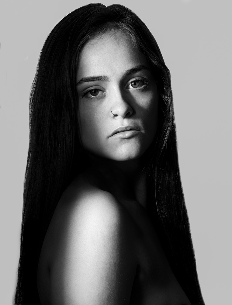 Dark hair girl showing off silky hair in blakc and white. Alyssa Bryn Photography. Bryssa. Bryssa Blog.