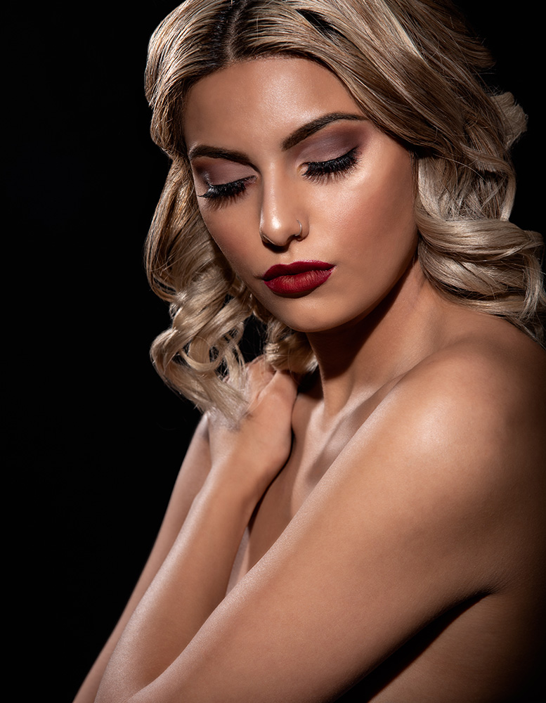 Blonde girl with bold red lip and nose ring pose for old hollywood glamour photograph. Alyssa Bryn Photography. Bryssa. Bryssa Blog.