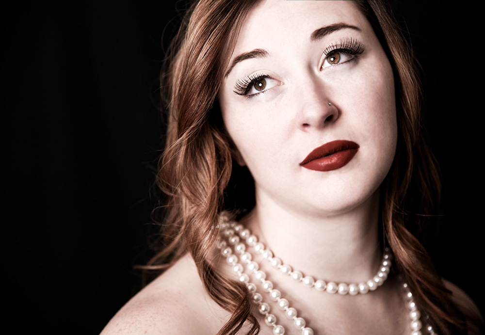 Girl wearing pearl neckless and redlipstick pose for glamour headshot with soft clean lighting.Alyssa Bryn Photography. Bryssa. Bryssa Blog.