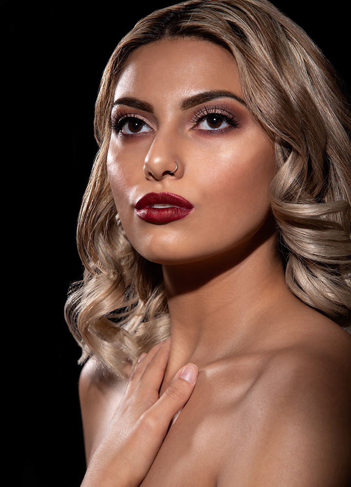 Blonde girl with bold red lip and nose ring pose for old hollywood glamour photograph. Alyssa Bryn Photography. Bryssa. Bryssa Blog.