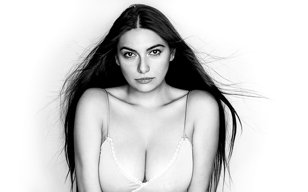 Dark hair girl poses in black and white beauty photograph. Alyssa Bryn Photography. Bryssa. Bryssa Blog.